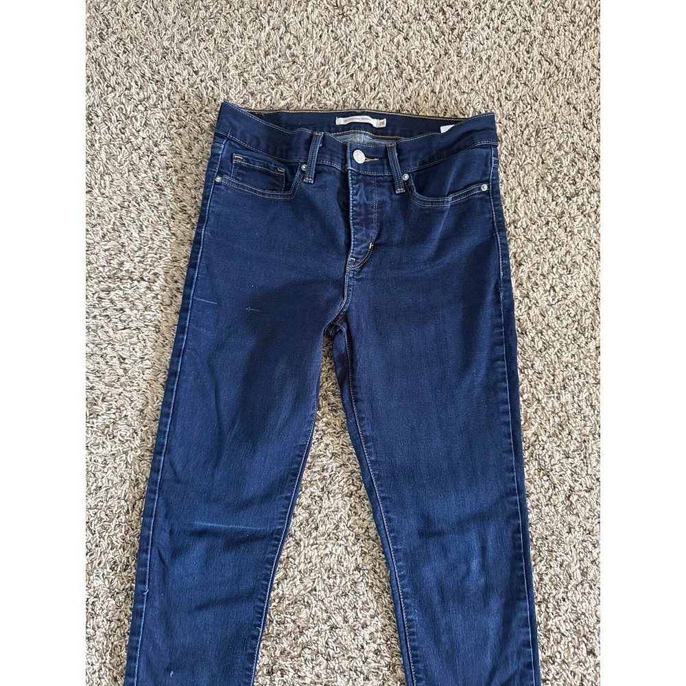 Levi's Women's Skinny Jeans in Dark Blue Denim - Picture 6 of 10